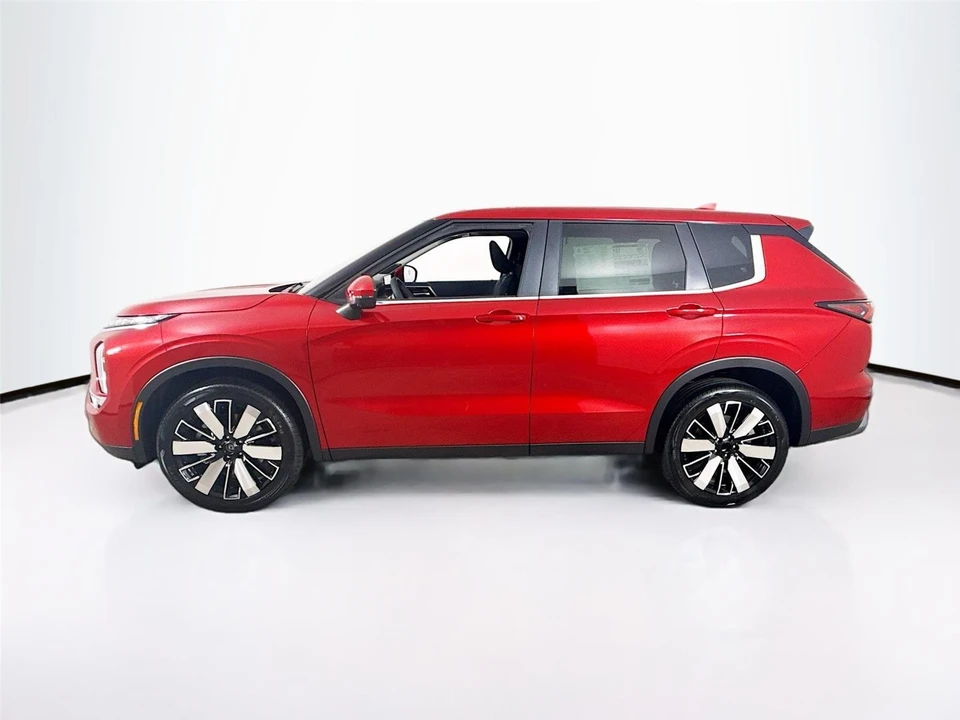2025 Mitsubishi Outlander - Image 4 of 21