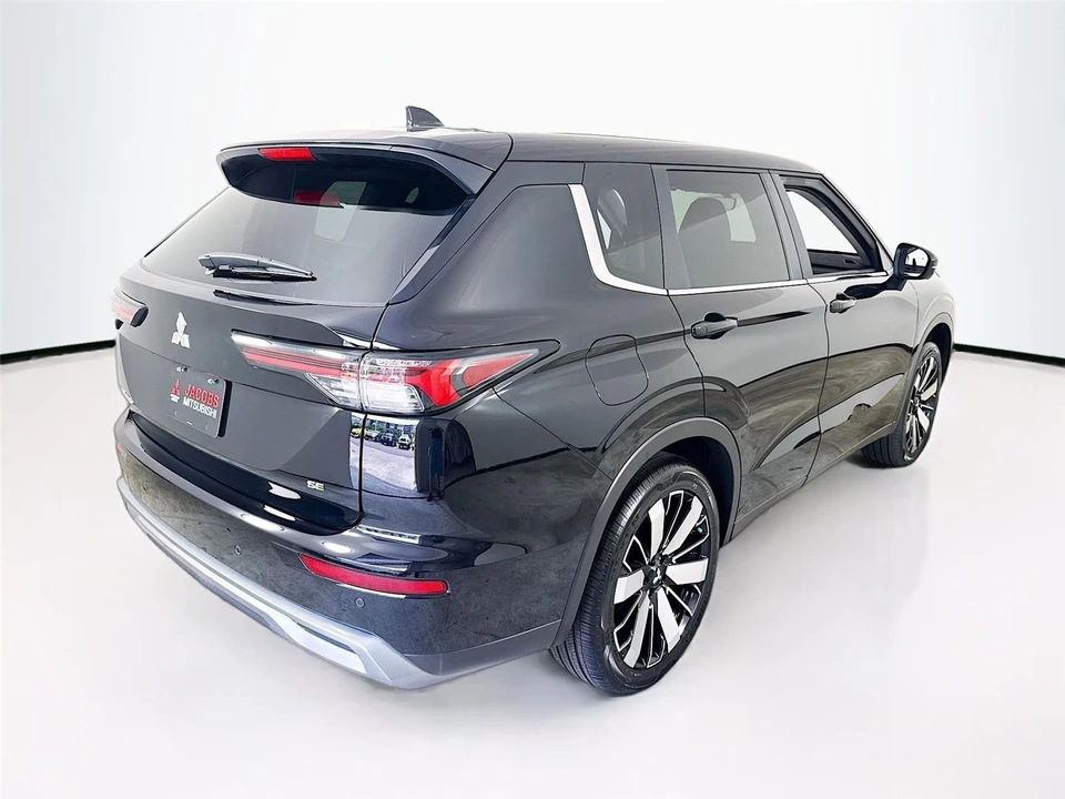2025 Mitsubishi Outlander - Image 7 of 21