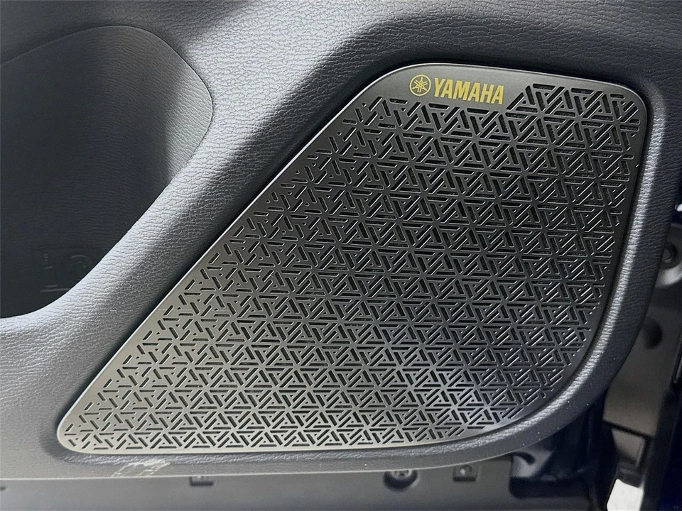 2025 Mitsubishi Outlander - Image 18 of 21