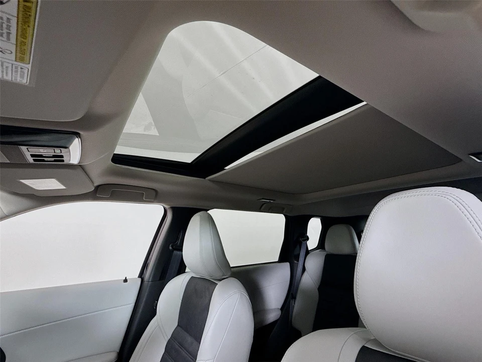 2025 Mitsubishi Outlander - Image 21 of 21