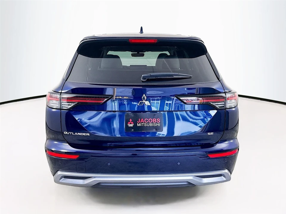 2025 Mitsubishi Outlander - Image 6 of 21