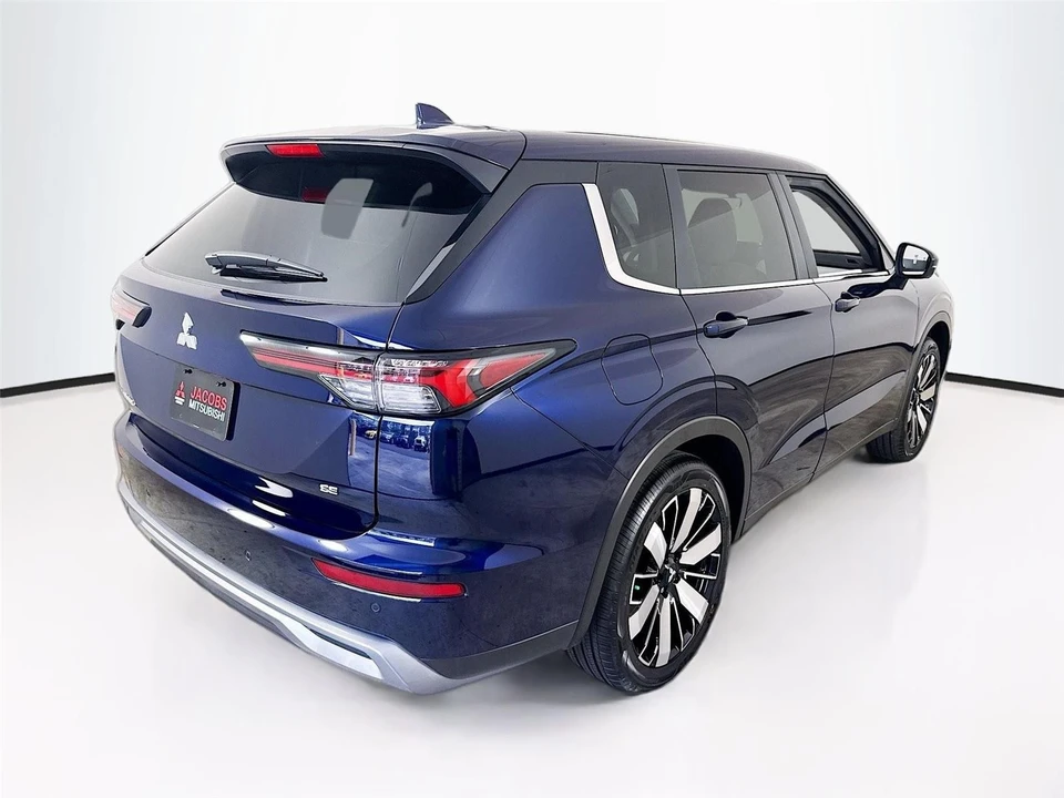 2025 Mitsubishi Outlander - Image 7 of 21