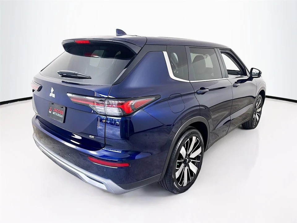 2025 Mitsubishi Outlander - Image 7 of 21
