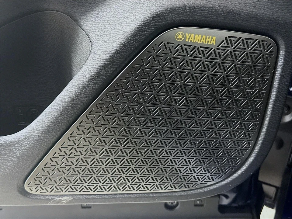 2025 Mitsubishi Outlander - Image 18 of 21