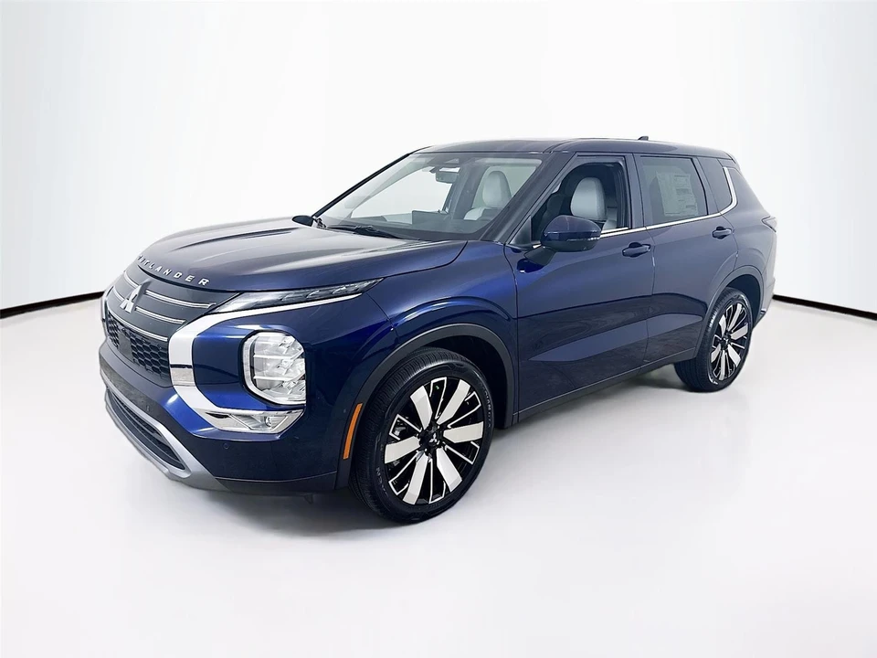 2025 Mitsubishi Outlander - Image 3 of 21