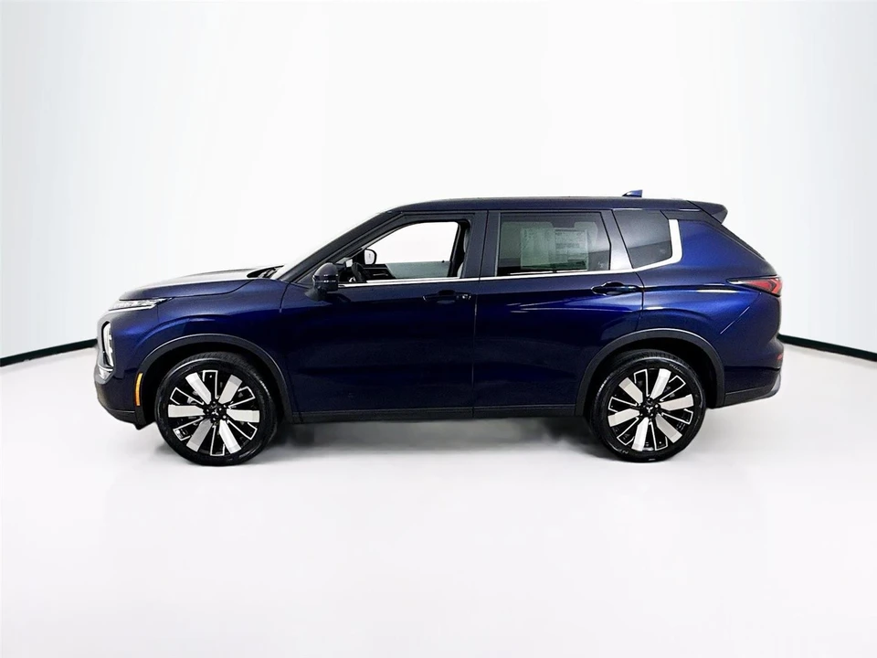 2025 Mitsubishi Outlander - Image 4 of 21