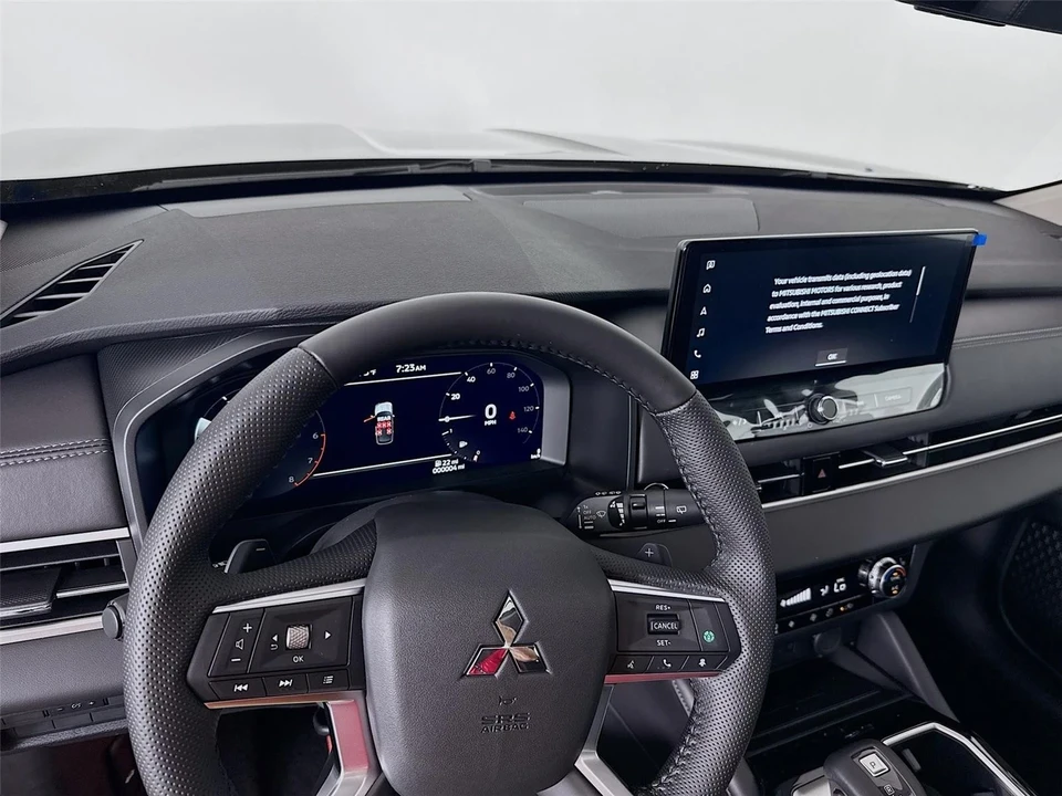 2025 Mitsubishi Outlander - Image 9 of 21