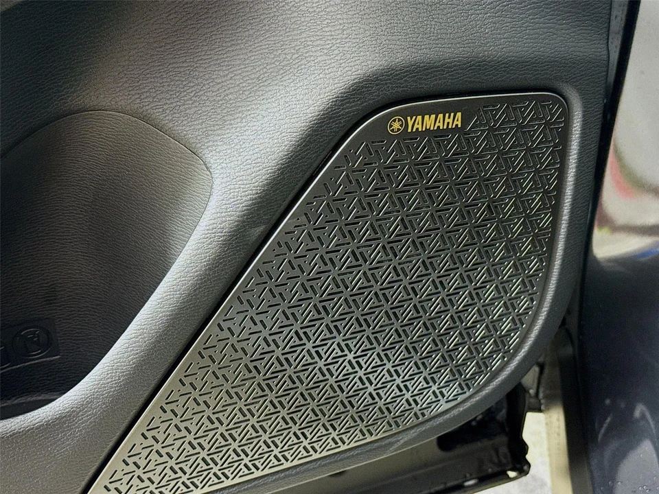 2025 Mitsubishi Outlander - Image 19 of 21
