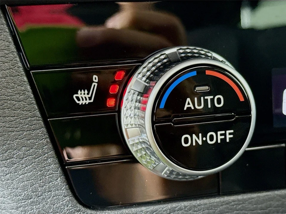 2025 Mitsubishi Outlander - Image 21 of 21