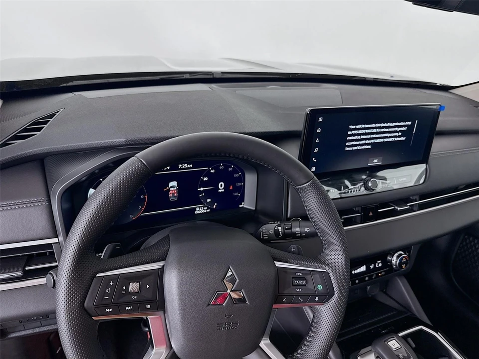 2025 Mitsubishi Outlander - Image 9 of 21