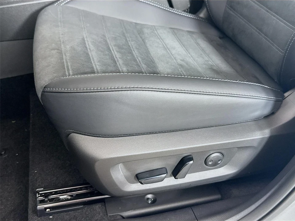 2025 Mitsubishi Outlander - Image 20 of 21