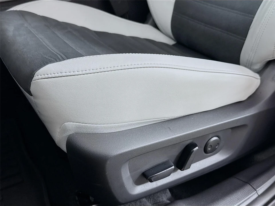 2025 Mitsubishi Outlander - Image 19 of 21
