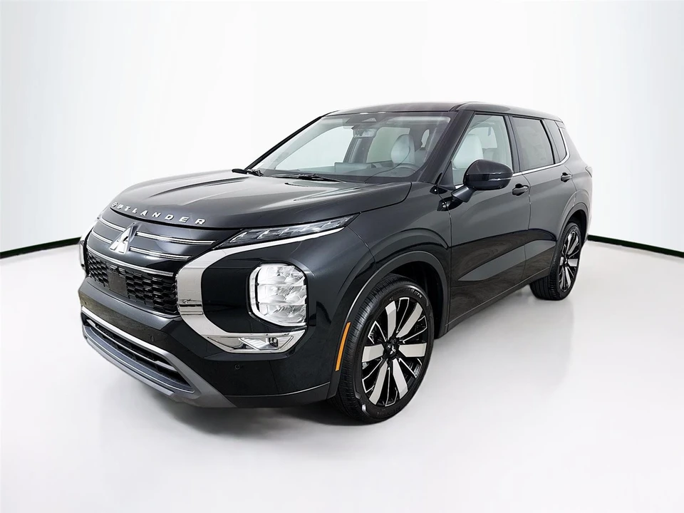 2025 Mitsubishi Outlander - Image 3 of 21