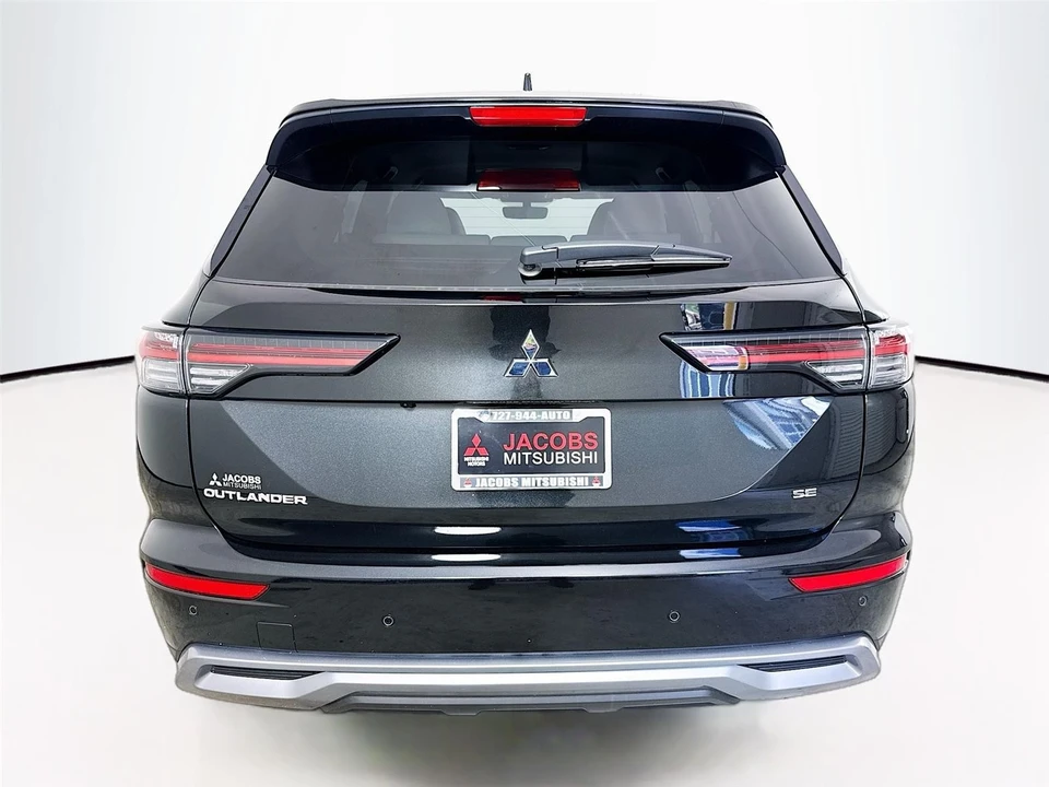 2025 Mitsubishi Outlander - Image 6 of 21