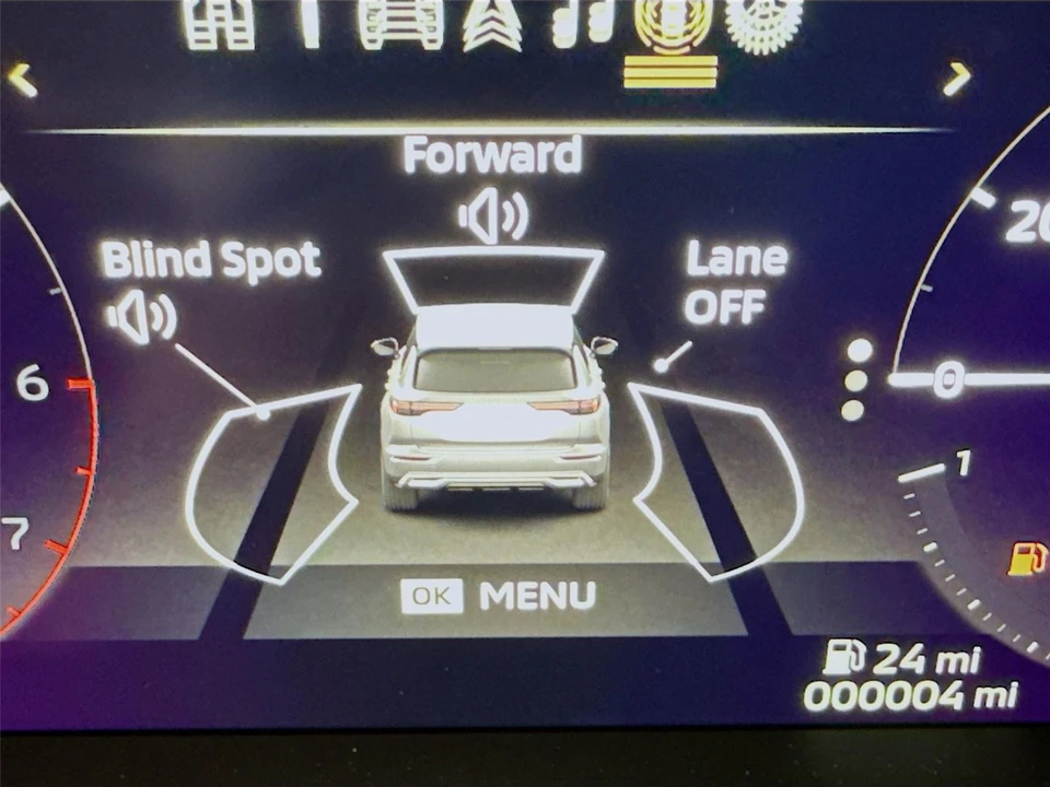 2025 Mitsubishi Outlander - Image 11 of 21