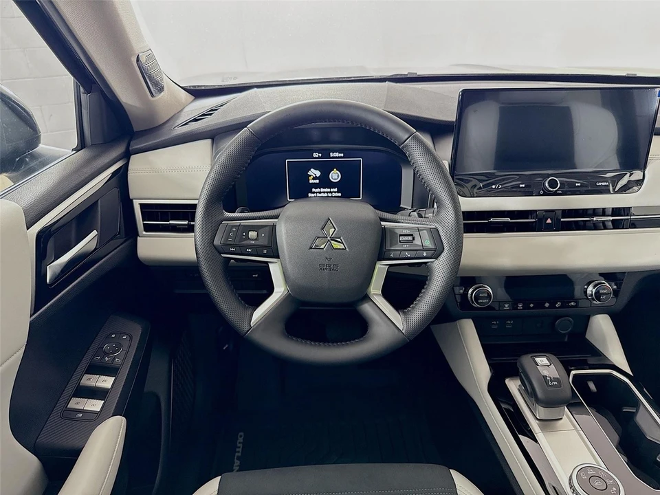 2025 Mitsubishi Outlander - Image 21 of 21