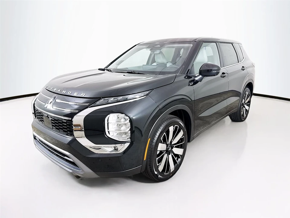 2025 Mitsubishi Outlander - Image 3 of 21