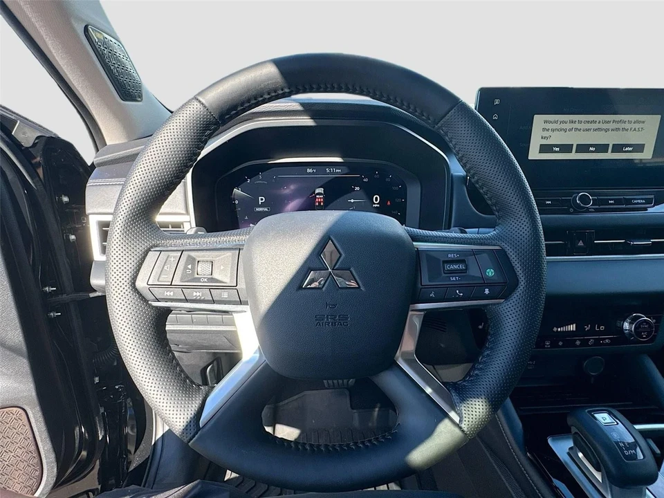 2025 Mitsubishi Outlander - Image 11 of 21