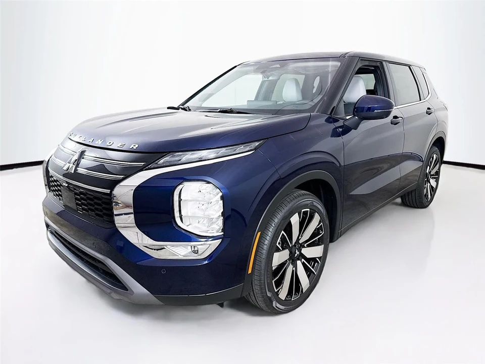 2025 Mitsubishi Outlander - Image 3 of 21