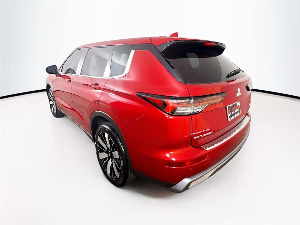 2025 Mitsubishi Outlander - Image 5 of 21