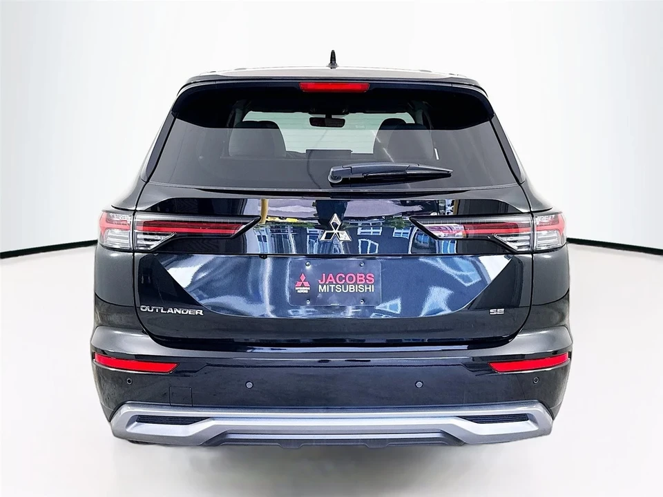 2025 Mitsubishi Outlander - Image 6 of 21