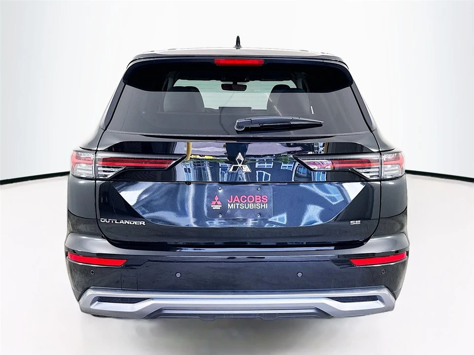 2025 Mitsubishi Outlander - Image 6 of 21
