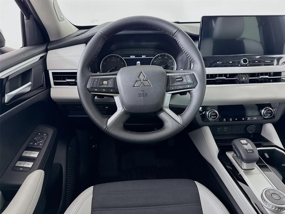 2025 Mitsubishi Outlander - Image 21 of 21