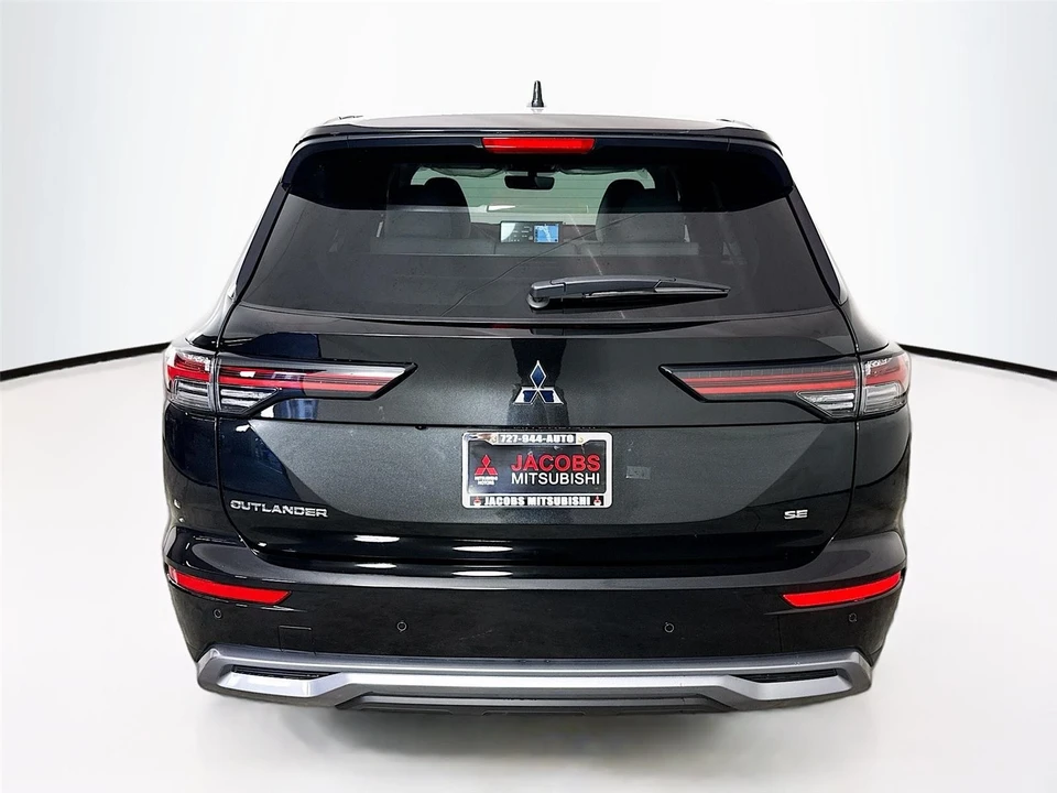 2025 Mitsubishi Outlander - Image 6 of 21
