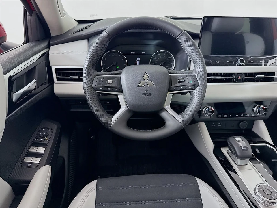 2025 Mitsubishi Outlander - Image 21 of 21