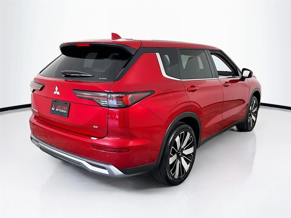 2025 Mitsubishi Outlander - Image 7 of 21