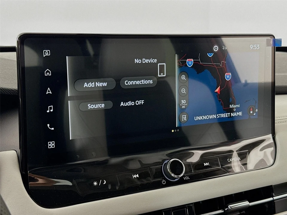 2025 Mitsubishi Outlander - Image 14 of 21