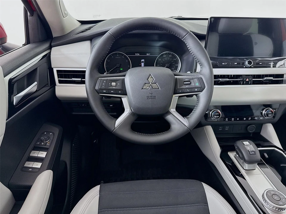 2025 Mitsubishi Outlander - Image 21 of 21