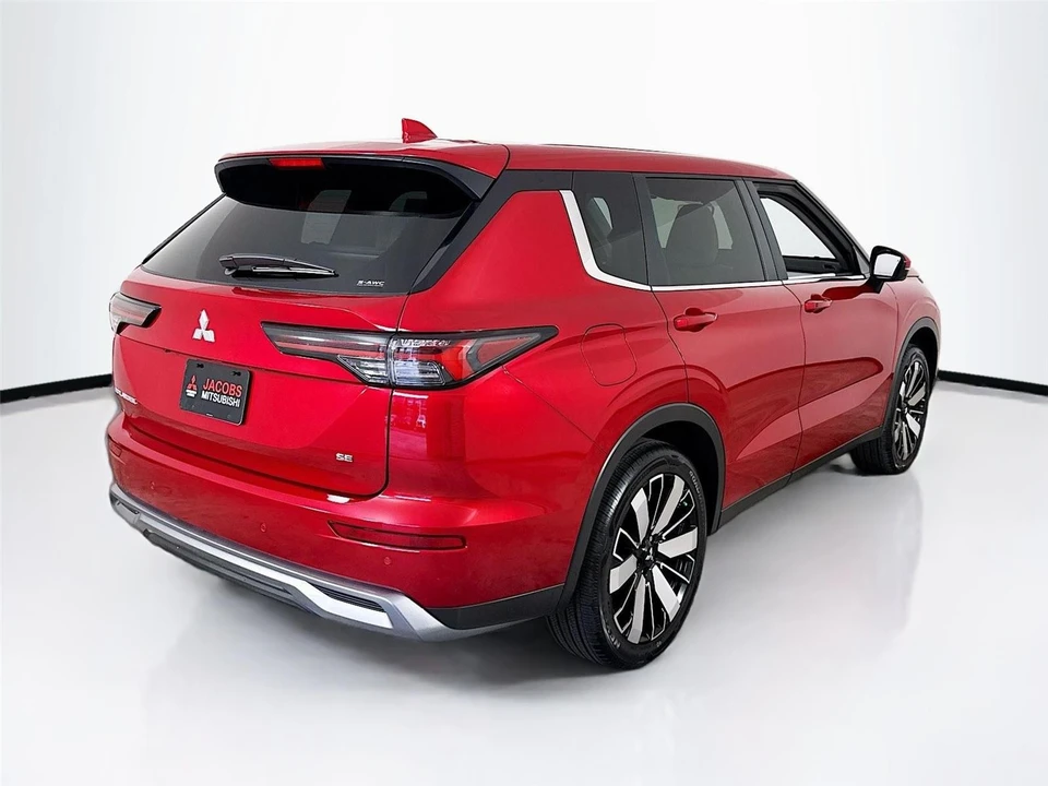 2025 Mitsubishi Outlander - Image 7 of 21