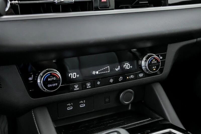 2025 Mitsubishi Outlander - Image 21 of 21