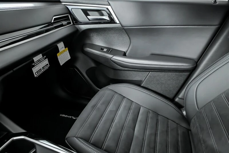 2025 Mitsubishi Outlander - Image 24 of 24