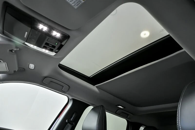 2025 Mitsubishi Outlander - Image 15 of 21