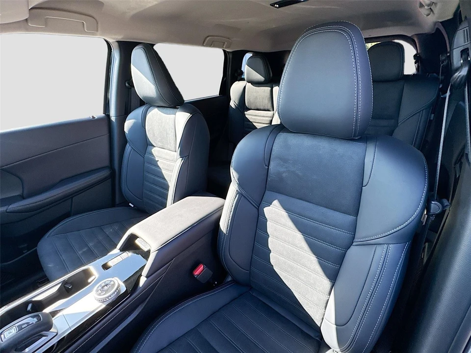 2025 Mitsubishi Outlander - Image 21 of 21