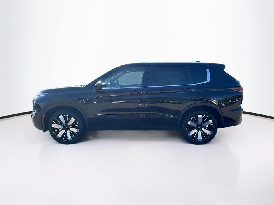 2025 Mitsubishi Outlander - Image 4 of 21