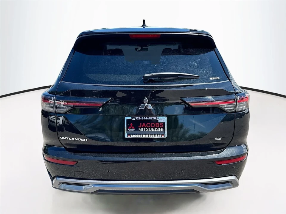 2025 Mitsubishi Outlander - Image 6 of 21