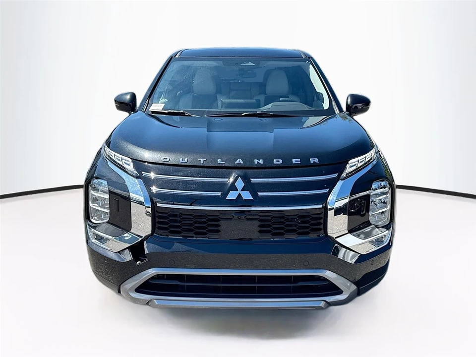 2025 Mitsubishi Outlander - Image 3 of 21