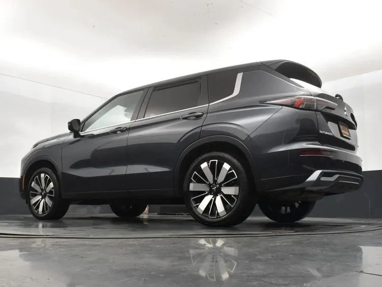 2025 Mitsubishi Outlander - Image 12 of 12