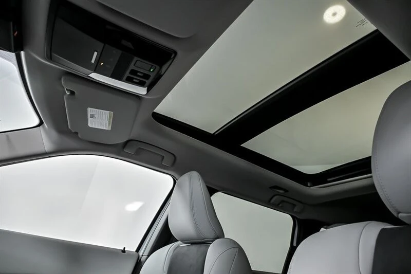 2025 Mitsubishi Outlander - Image 14 of 21
