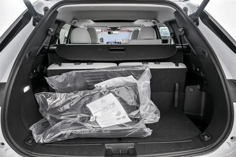 2025 Mitsubishi Outlander - Image 10 of 21