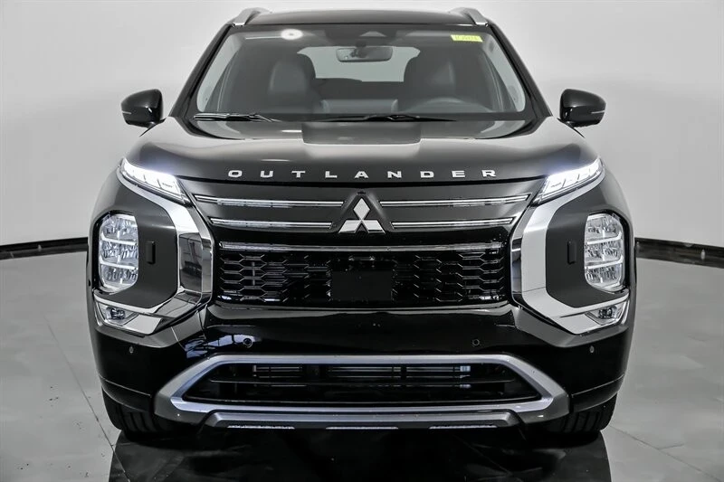 2025 Mitsubishi Outlander - Image 4 of 21