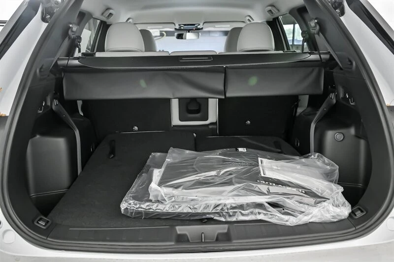 2025 Mitsubishi Outlander - Image 11 of 21