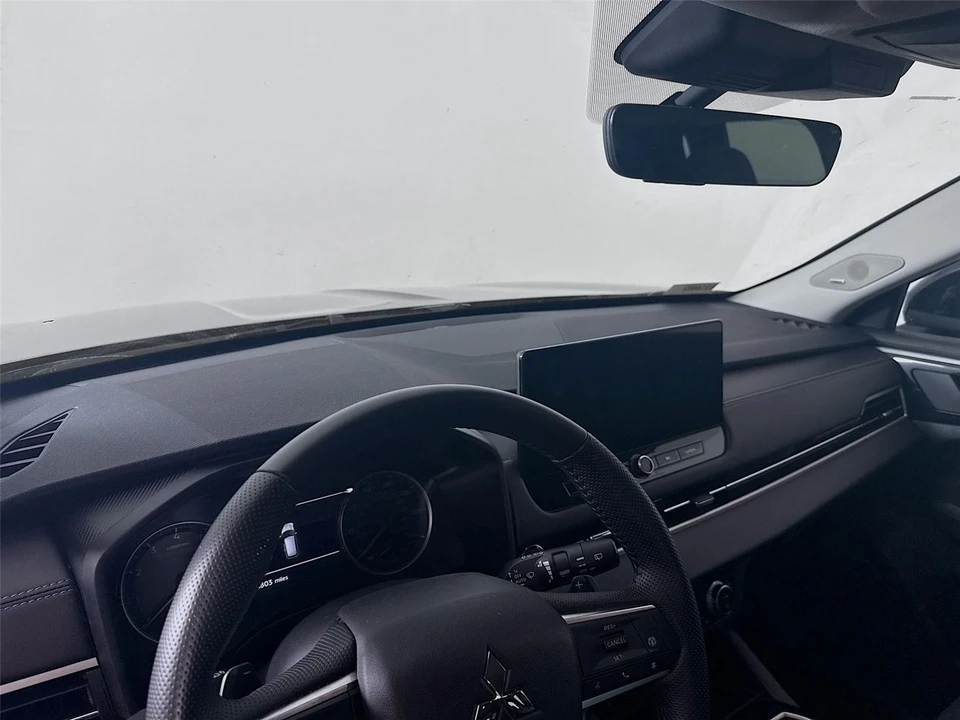 2025 Mitsubishi Outlander - Image 6 of 14