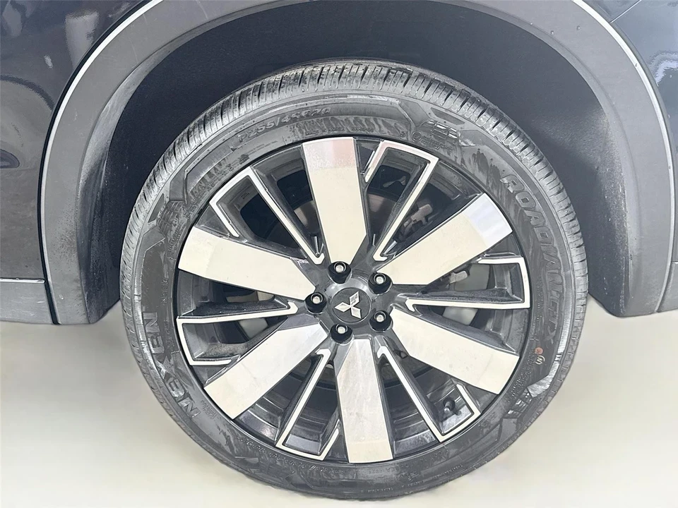2025 Mitsubishi Outlander - Image 13 of 14