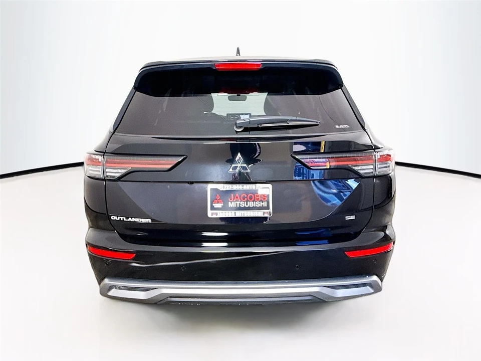 2025 Mitsubishi Outlander - Image 6 of 21