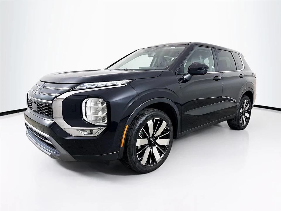 2025 Mitsubishi Outlander - Image 3 of 21