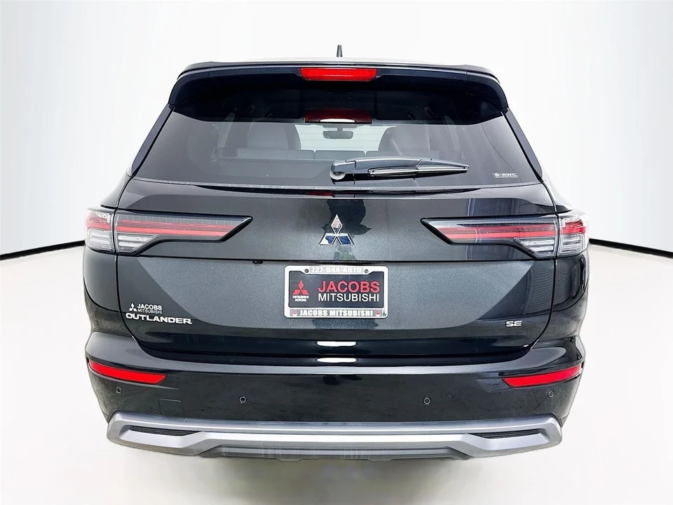 2025 Mitsubishi Outlander - Image 6 of 21
